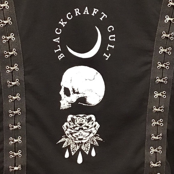 Hot Topic Small BlackCraft Top Skull Hook & Eye Closure Tattoo Women’s Shirt - Picture 5 of 9